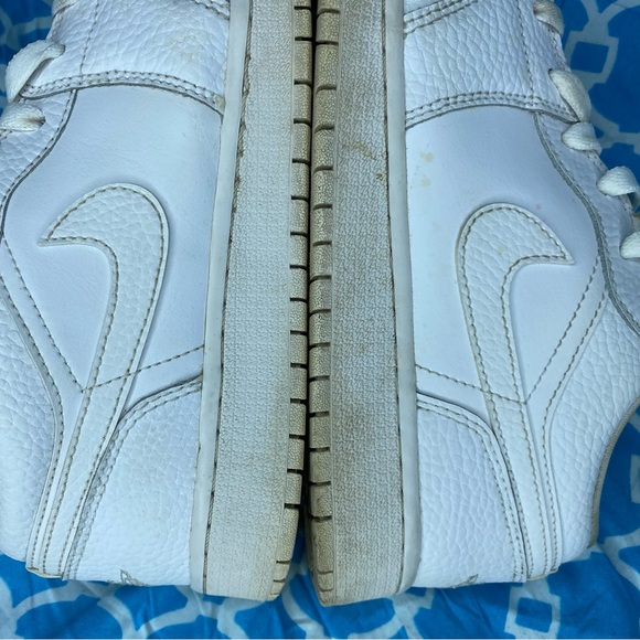 Nike Women’s size 8.5 Air Jordan 1 low Triple white sneakers classic wmns ladies - Picture 8 of 11